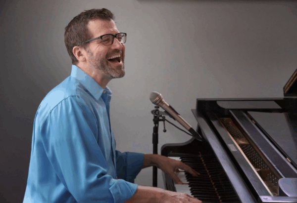 Tom Willner at piano